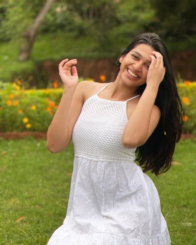 ananthika-sanilkumar-photoshoot-gallery-images-13