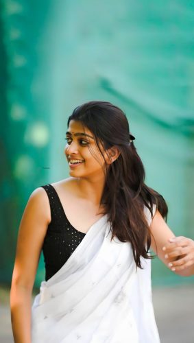 ananthika-sanilkumar-photoshoot-gallery-images-2